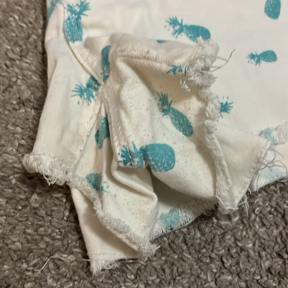 Chip and Pepper white denim cutoff shorts with teal pineapples size 31 - Picture 5 of 5